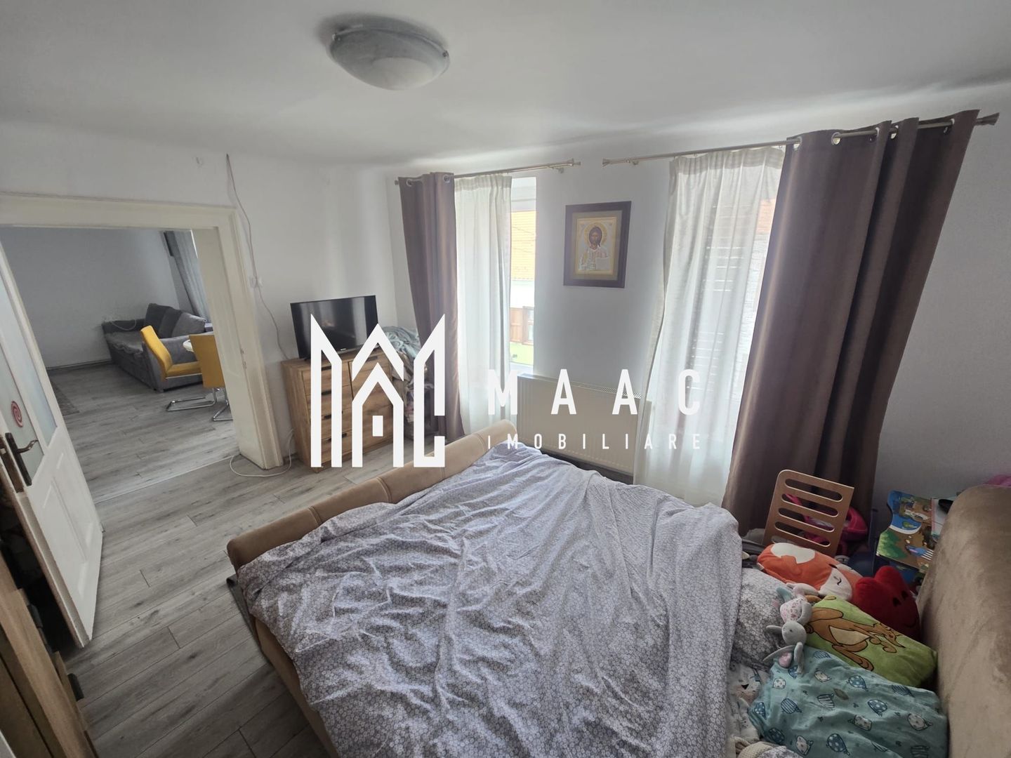 Apartament 3 camere curte privata zona Centrala - Poză 3