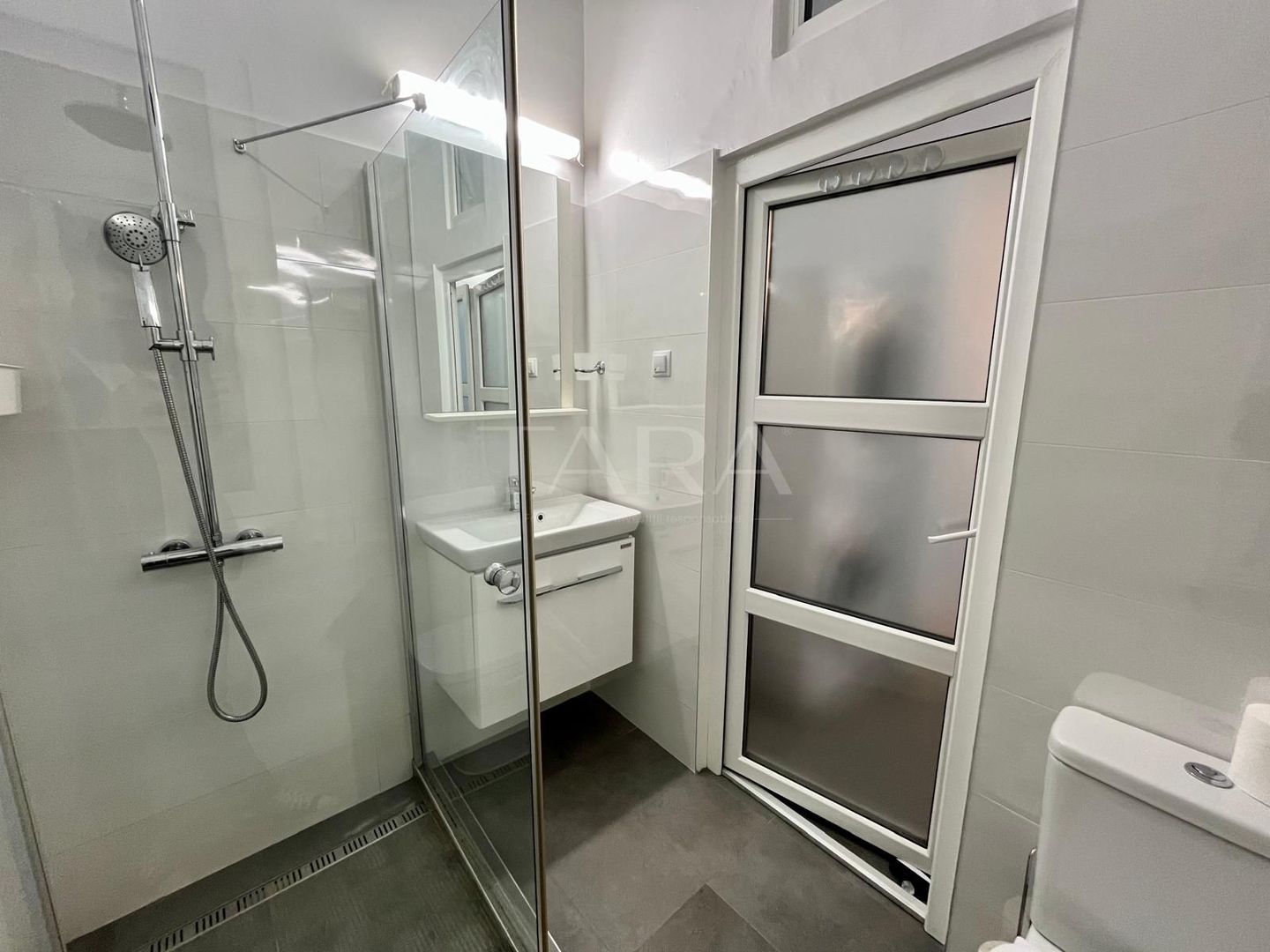 EXCLUSIVITATE. Apartament decomandat. Medicina. ULTRACENTRAL. - Poză 20