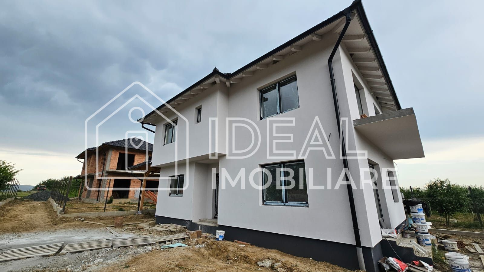 Casa Individuala cu 450 mp de curte si Carport, in Poplaca - Poză 2