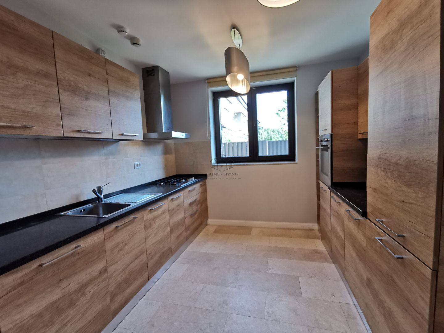 VILA SPATIOASA CU 4 CAMERE LA INCHIRIERE IN COMPLEX REZIDENTIAL OXFORD - Poză 2