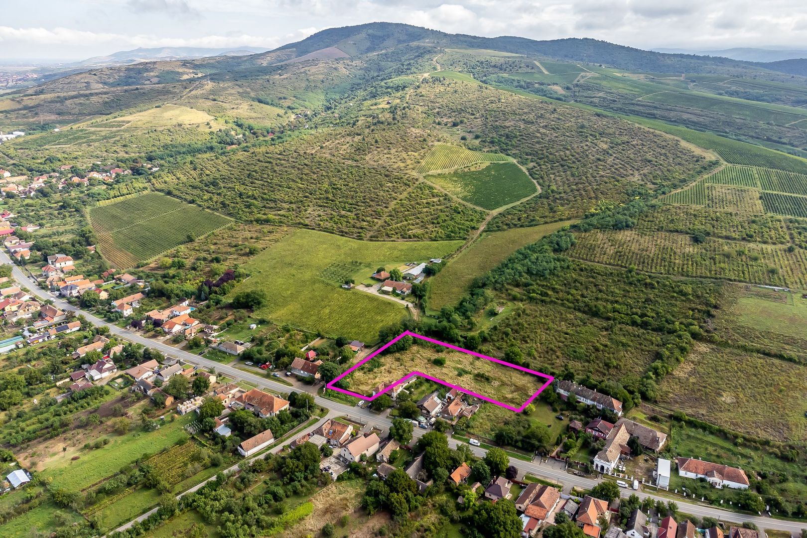 Teren de vis în Ghioroc! Stațiunea supranumită ”Litoralul Vestului” - Poză 3