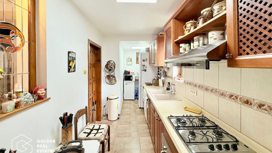 Vila de exceptie in Sinaia, mobilata, utilata, cu vedere superba - Poză 11