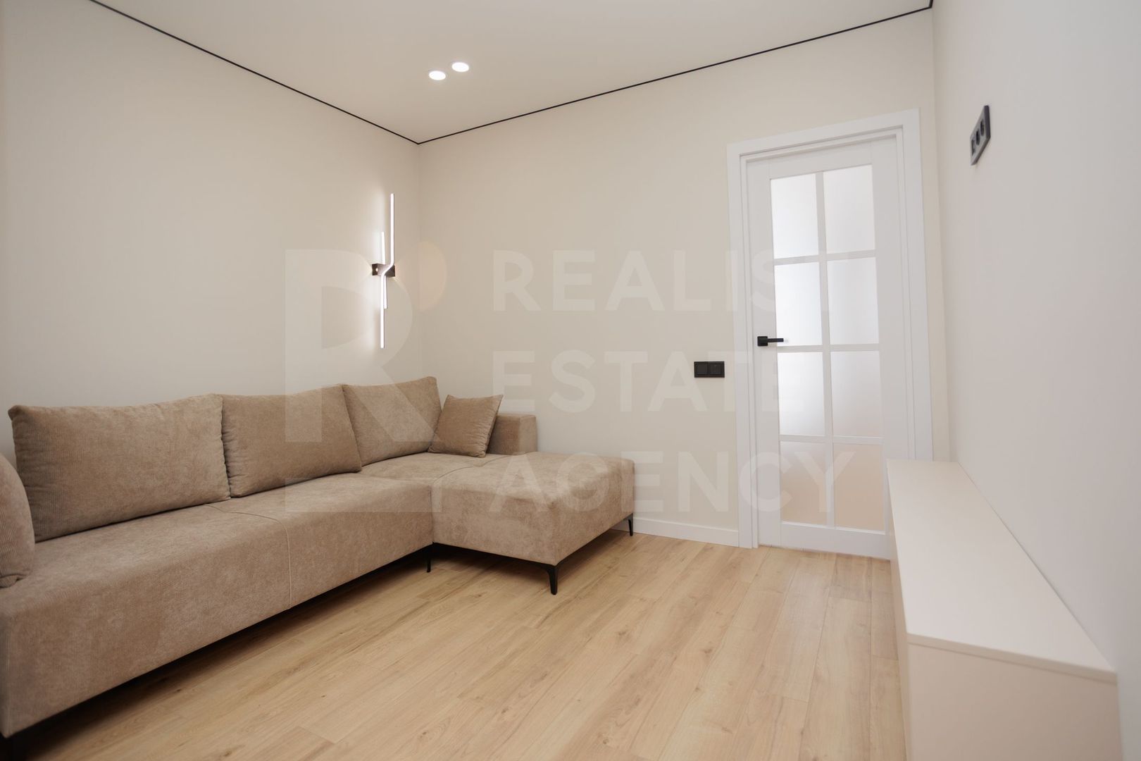 Vânzare, apartament - 46 mp, str. Regina Elisabeta, Durlești - Poză 1