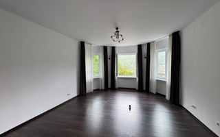 Apartament cu vedere spre Tâmpa, liniște și natură, în Centrul Istoric al Brașov - Poză 3