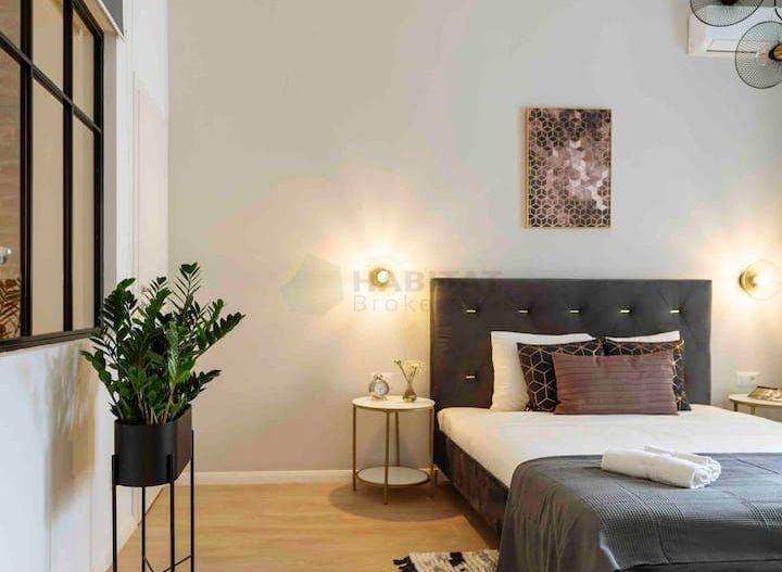 Investitiei, locatie centrala, randament bun, istoric B&B - Poză 8