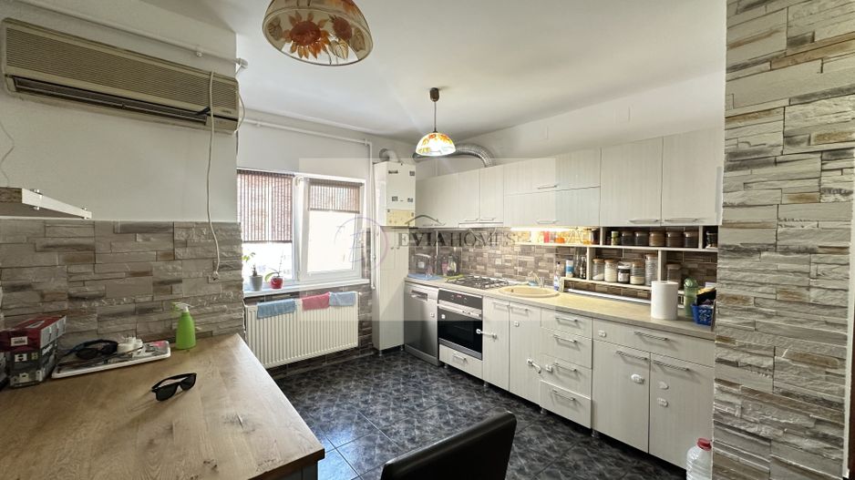 3 camere decomandate/Zona Bibliotecii Județene Octavian Goga - Poză 1