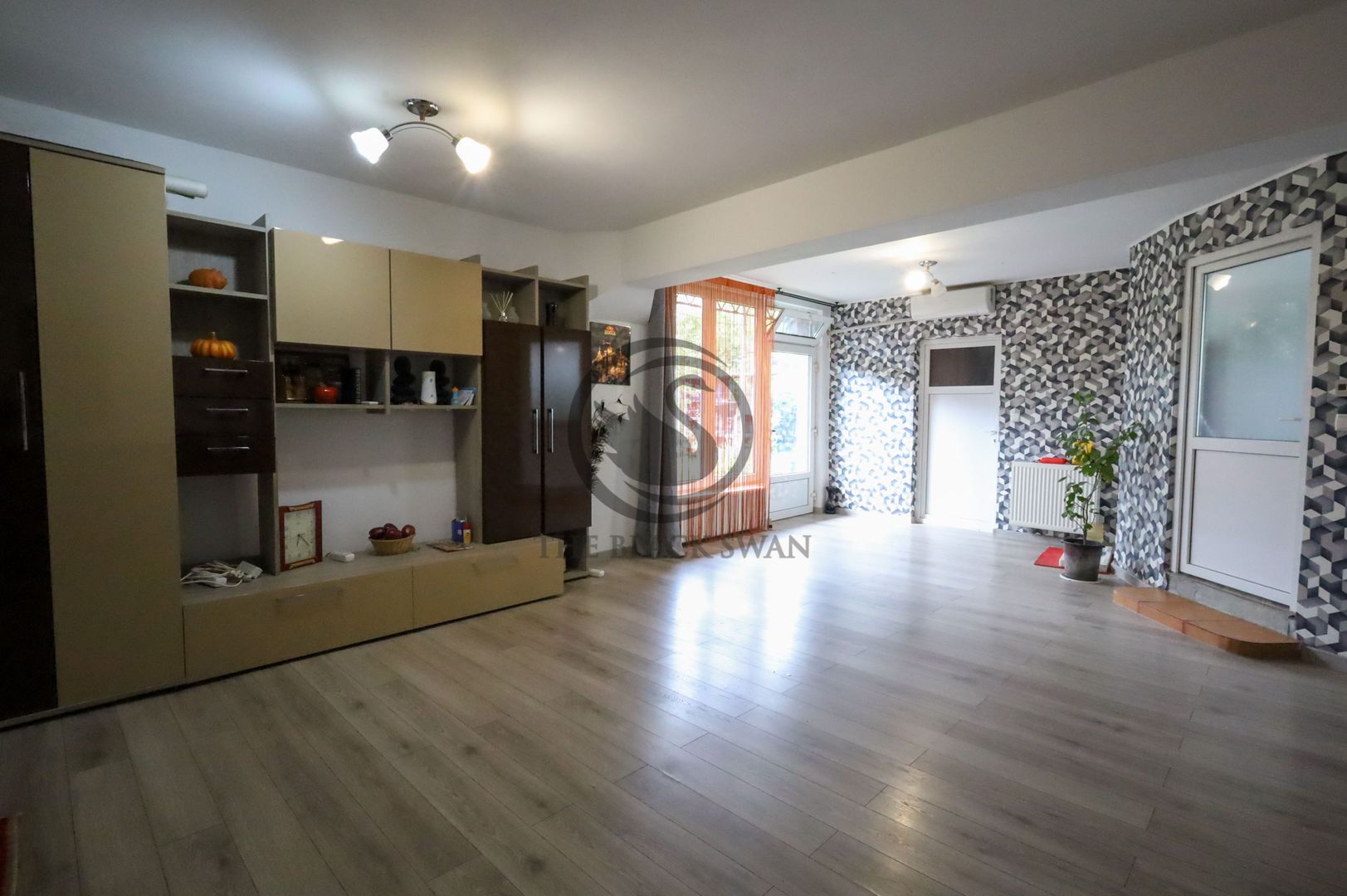 Casa de vanzare 12 camere | 2 constructii - Business, Rezidential | PH - Poză 18