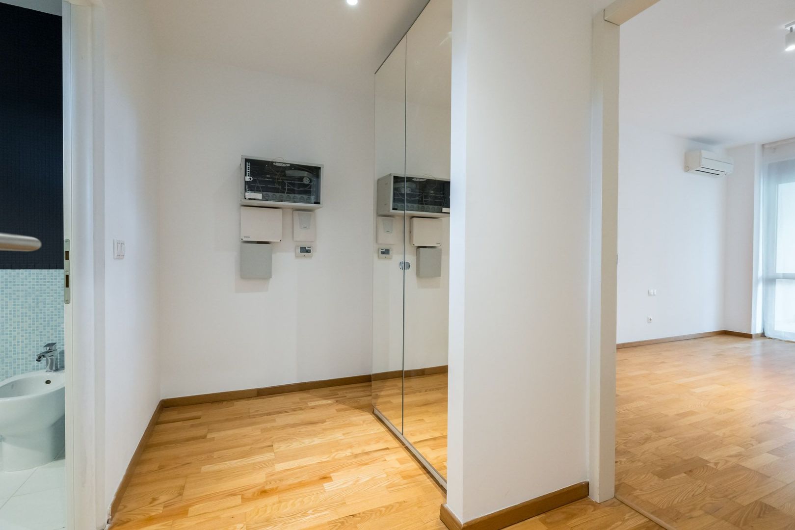 COMISION 0% - Vila superba 4 dormitoare 5 bai vedere lac -Baneasa complex inchis - Poză 21