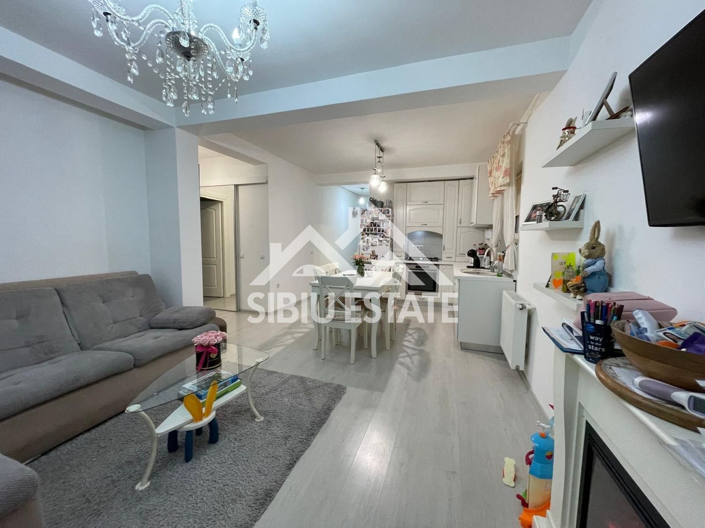 Apartament de vanzare 3 camere 2 bai gradina 74mp si parcare Selimbar - Poză 25