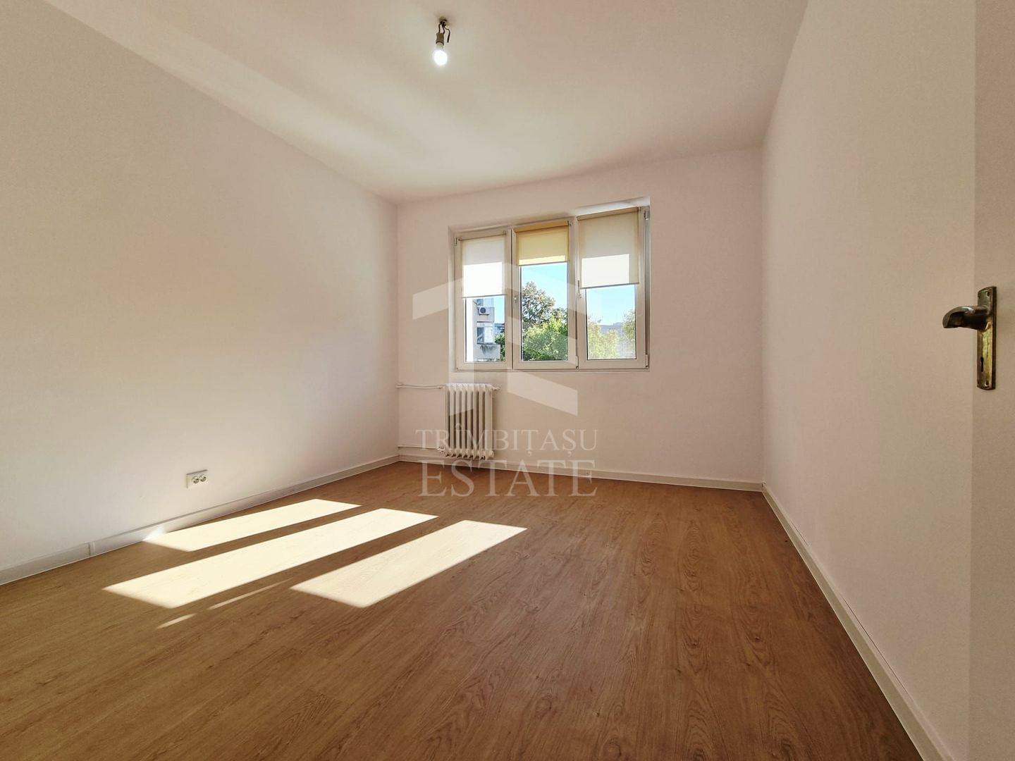 MILITARI LUJERULUI METROU 2 Camere Etaj 2din4 Bloc Reabilitat Termic - Poză 14