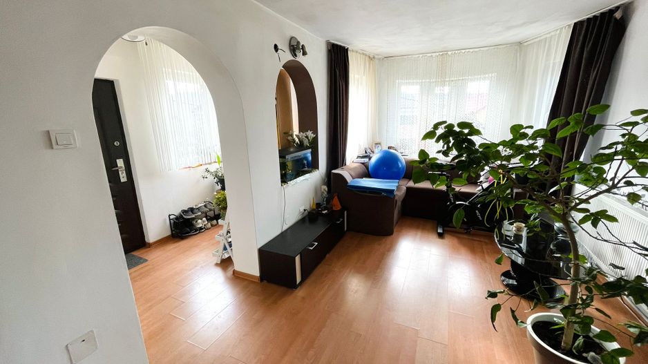 Casă cu potențial de renovare, teren generos 1366 mp, Dâmbu Rotund - Poză 11