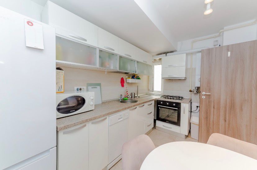 AP 2 CAMERE 13 SEPTEMBRIE, BLOC NOU, MASINA SPALAT VASE, METROU 10 MIN - Poză 6