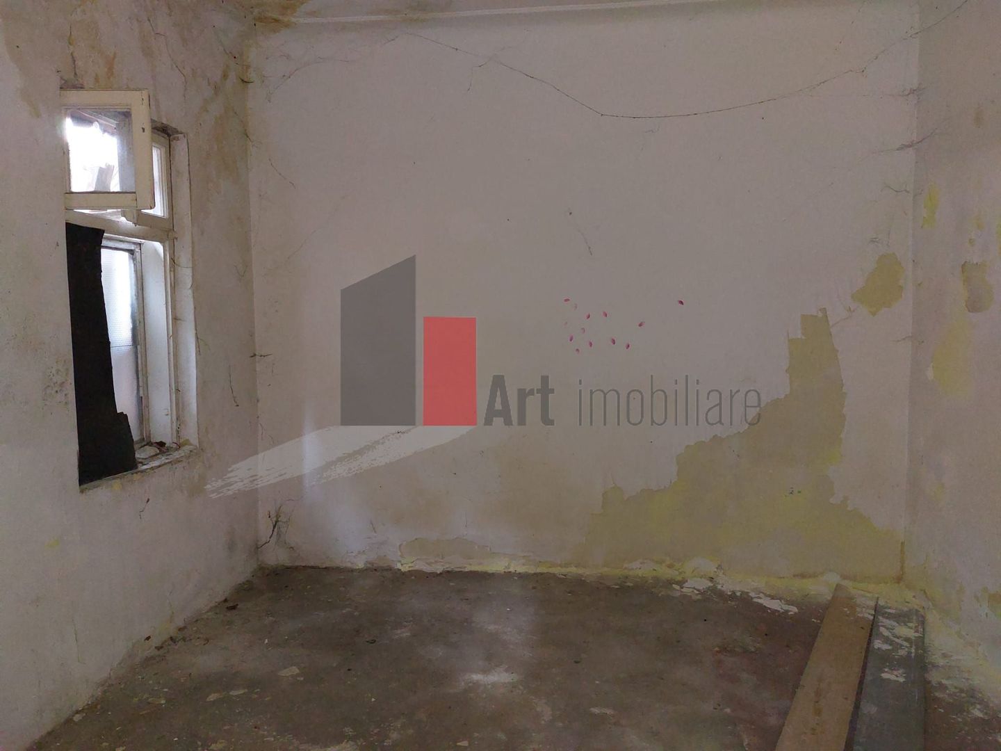 Casa "SARRERA" singur curte, multiple posibilitati, birou/comercial/rezidential - Poză 4