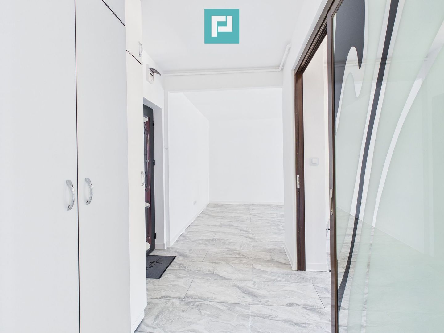 Apartament  2 camere renovat modern zona Torontal - Poză 6