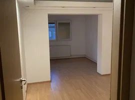 Apartament 2 camere Bucovina parter cu balcon si centrala - Poză 1