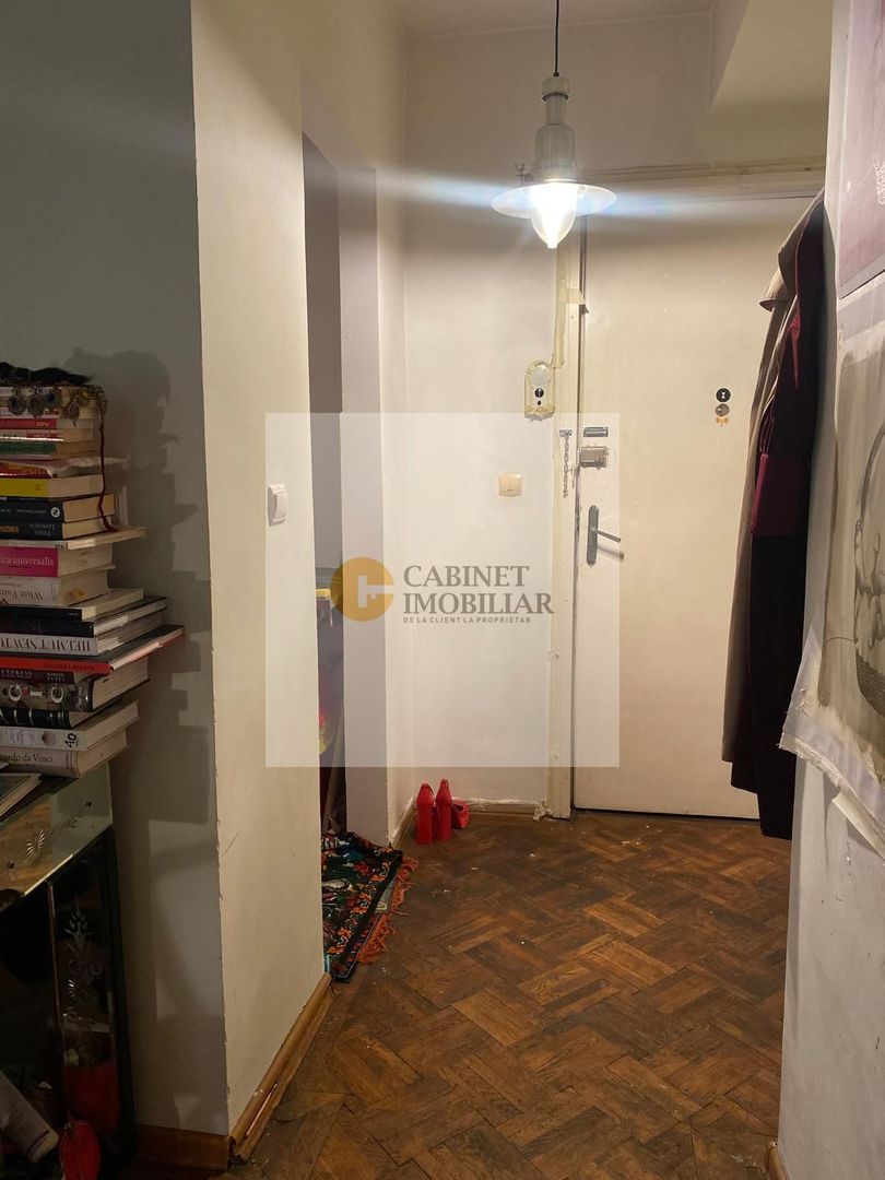 Garsoniera  | Vedere catre bulevard  |  Kogalniceanu - Cismigiu - Poză 3