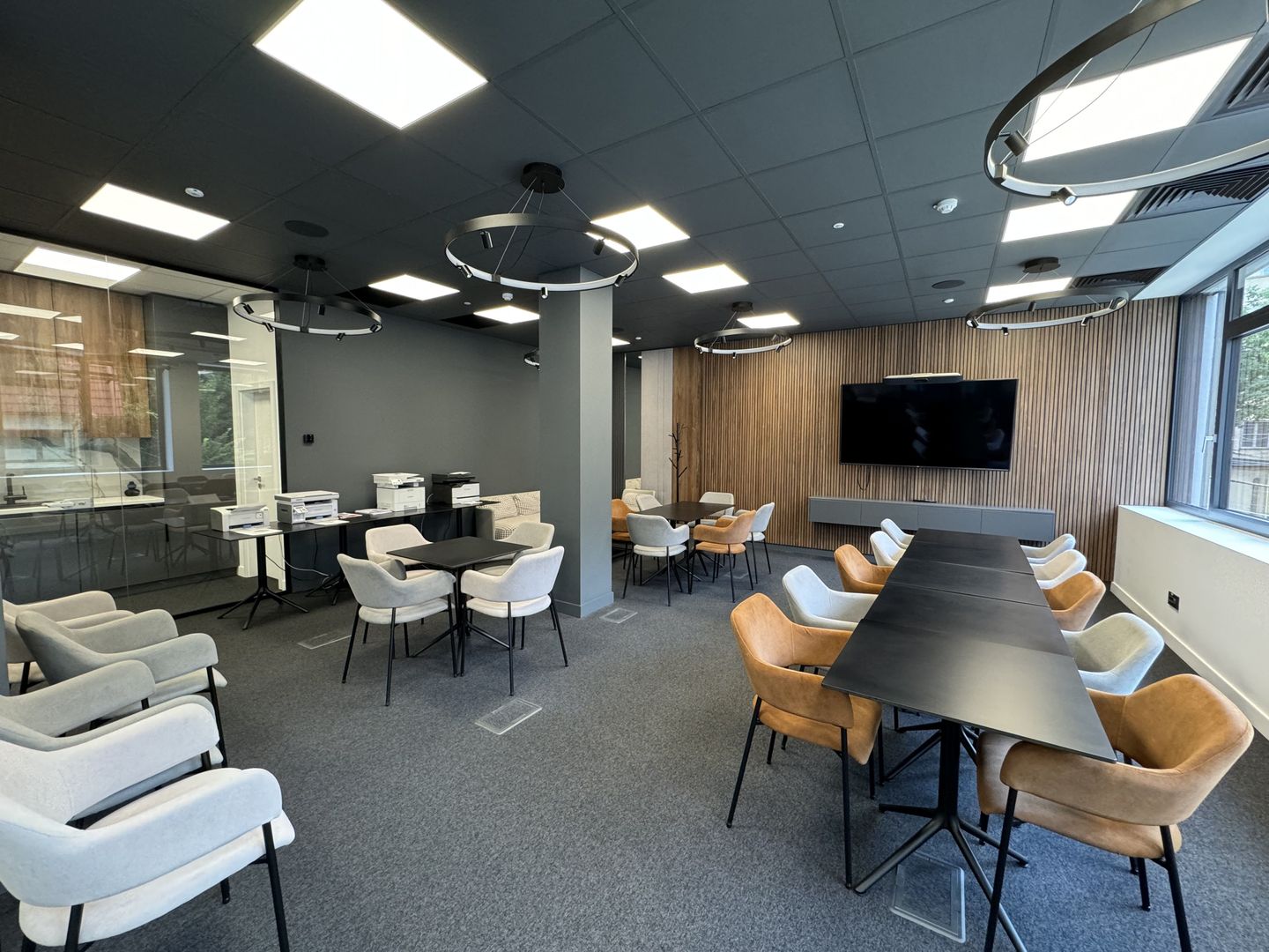 Imobil Premium de Închiriat: Eficiență și Tehnologie de Vârf - Poză 4