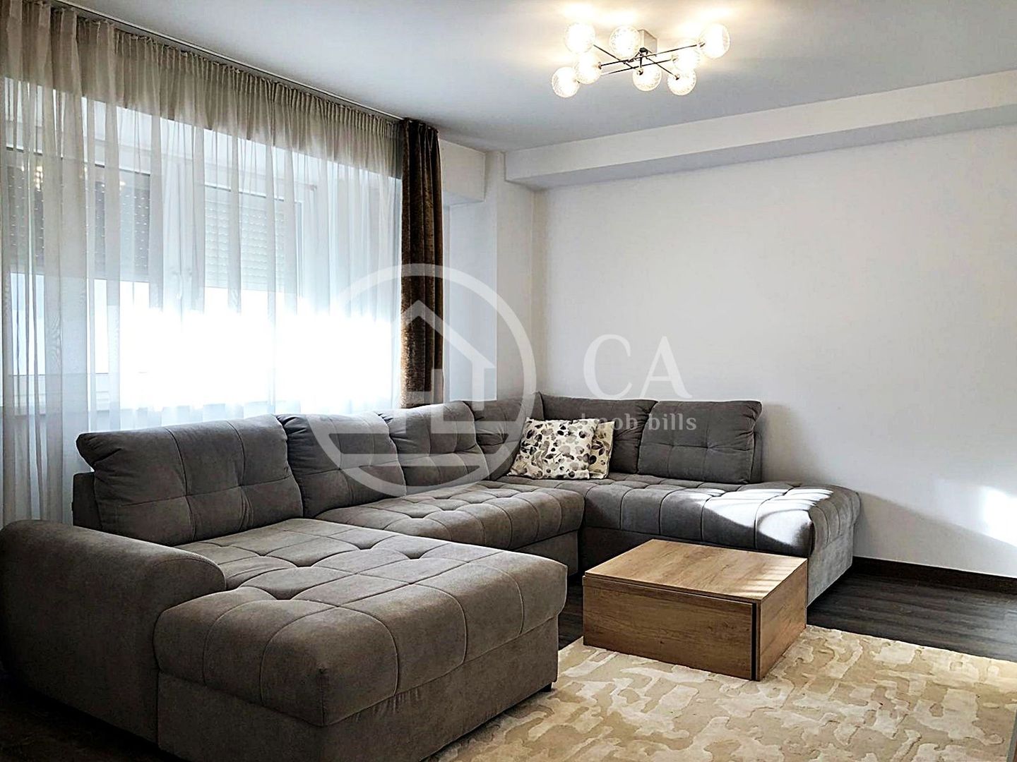 Apartament de inchiriat cu 3 camere Ultracentral, Oradea - Poză 2