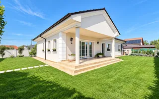 Rafinata Vila de vanzare mobilata la cheie. Ineu Arad Clasa Energeti A - Poză 19