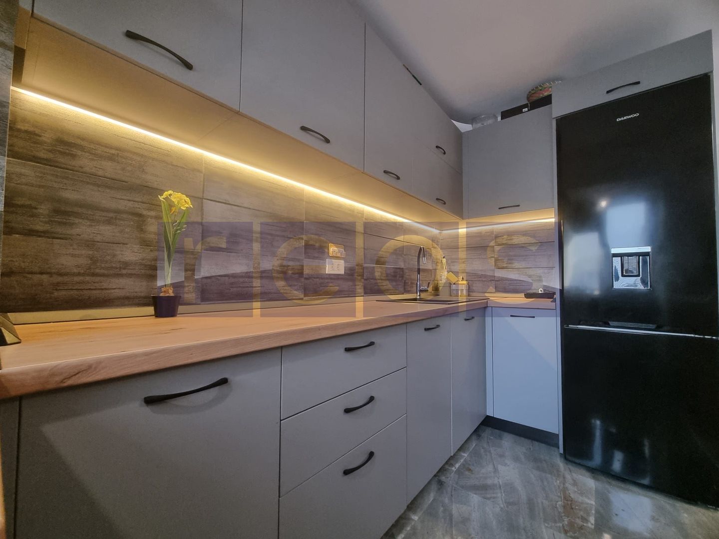 VANZARE 3 CAMERE | SEMIDECOMANDAT | ZONA TINERETULUI-CALEA VACARESTI - Poză 12