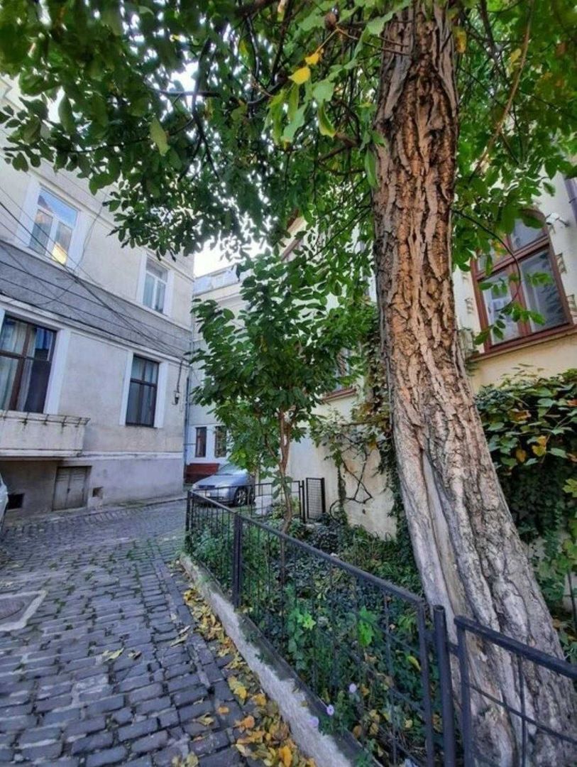 PIATA ROMANA, Proprietar , apartament 3 camere in vila - Poză 8