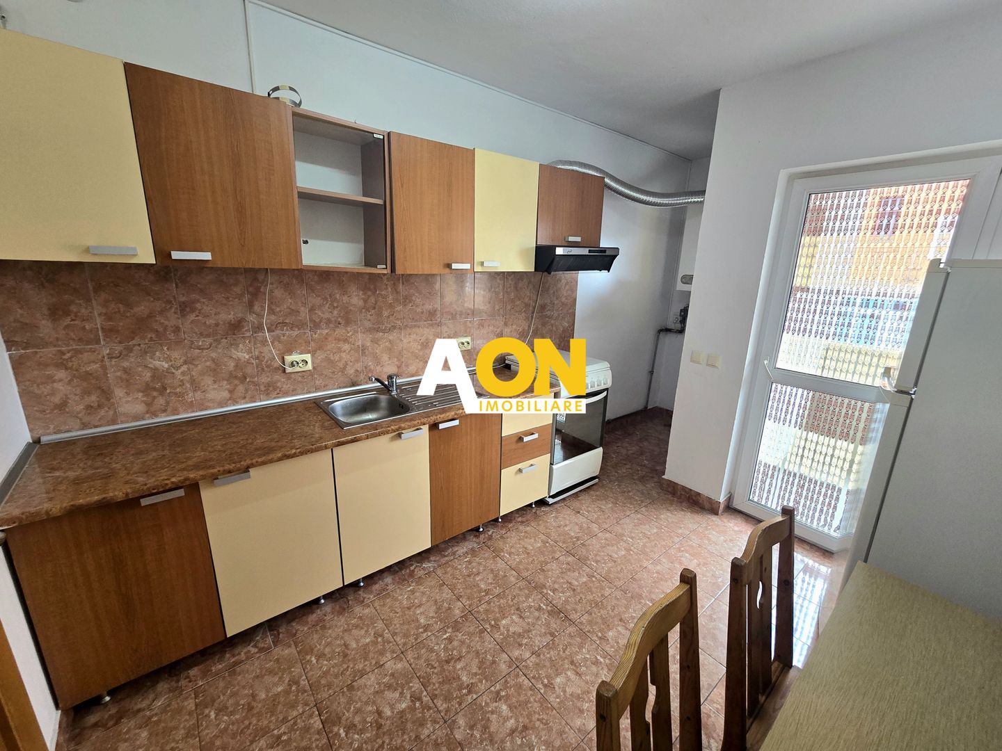 Apartament 3 camere, 2 bai, 2 balcoane, et.1, ultracentral, 88 mp util - Poză 1