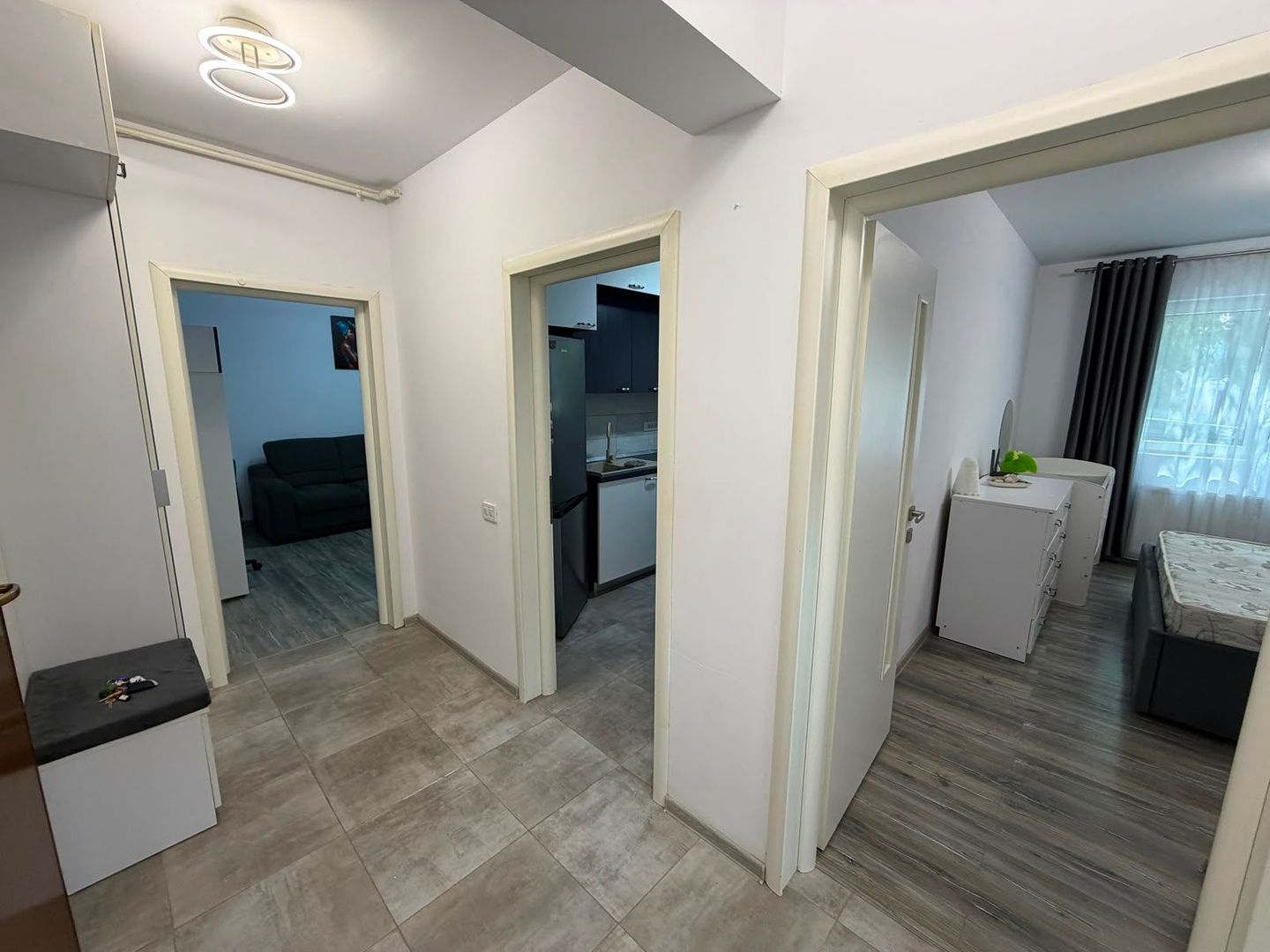 AP. 2 CAMERE - CURTE 60 MP, PARCARE INCLUSA, MOBILAT/UTILAT, COMIS 0% - Poză 5