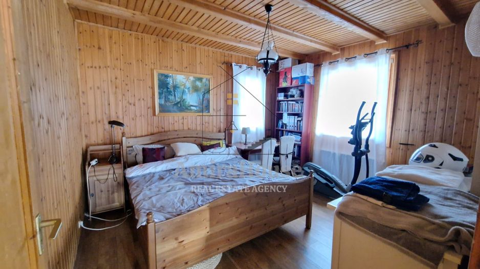 Casa din lemn D+P+M de 400 mp utili si teren 3.000 mp zona Faget - Poză 9