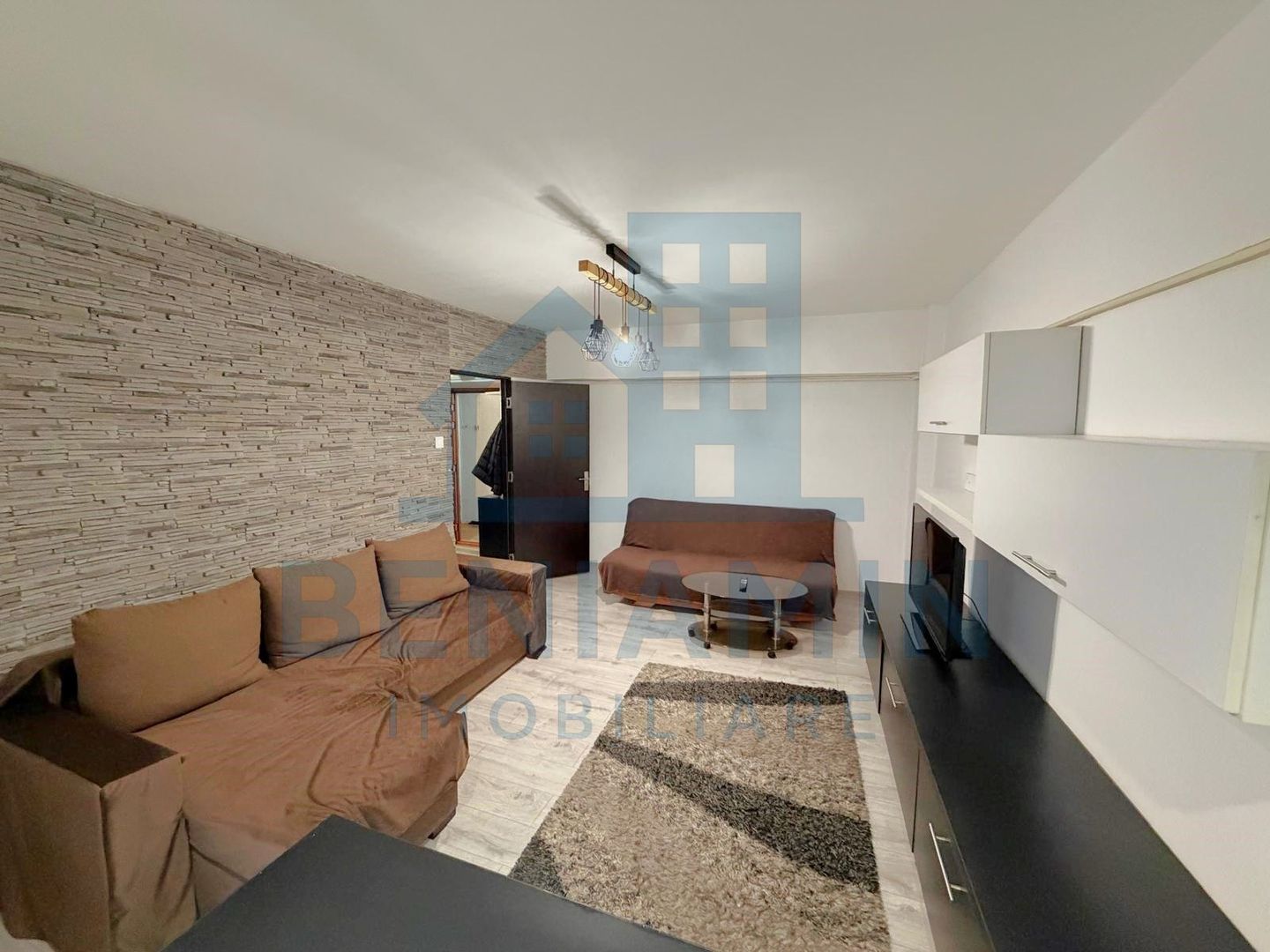 2 Decomandate Mobilat Utilat Calea Bucuresti Rotonda 52mp - Poză 1