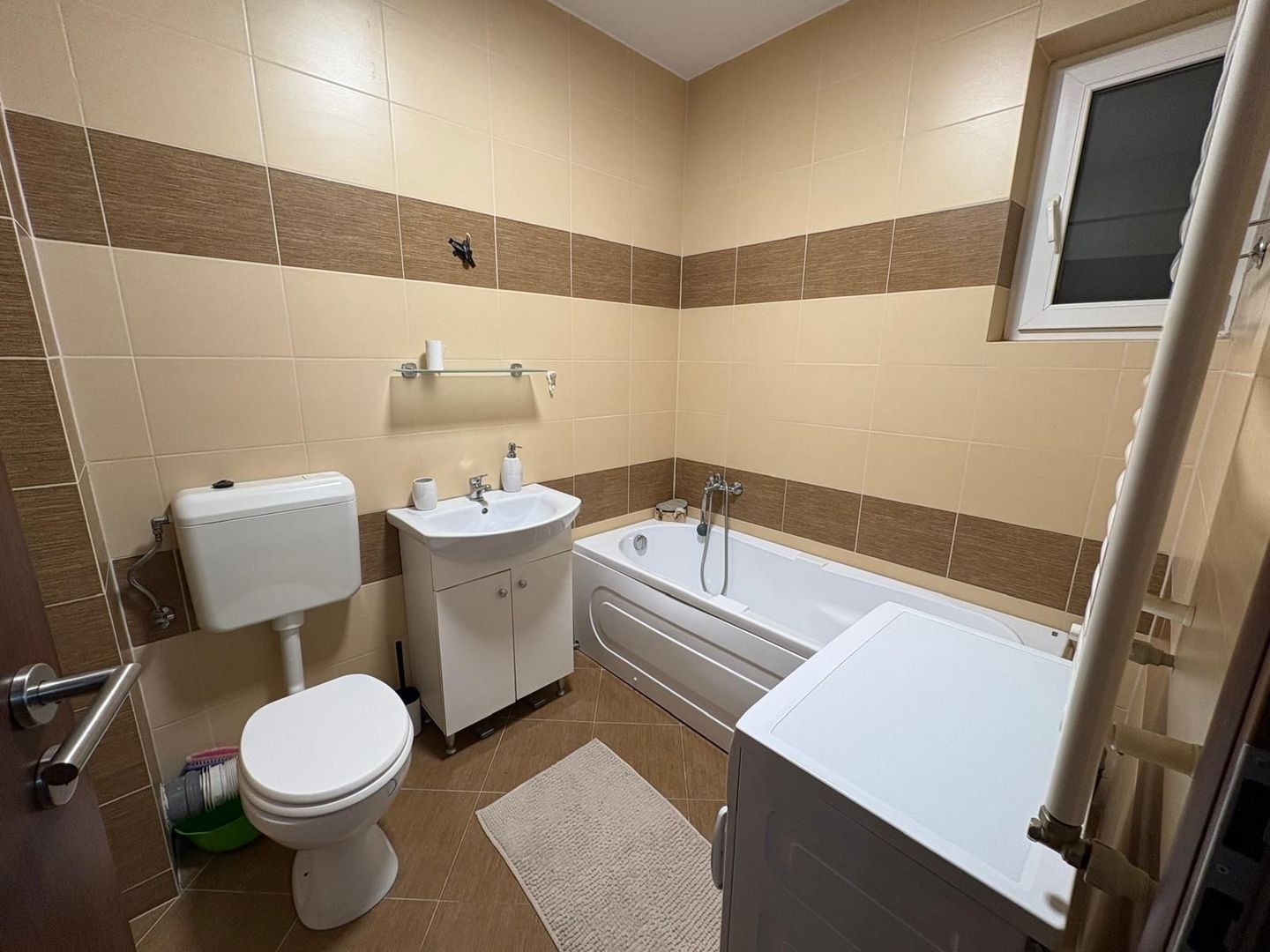 AP. 2 CAMERE- APARATORI, MOBILAT MODERN, METROU 15 MINUTE, BLOC NOU - Poză 5