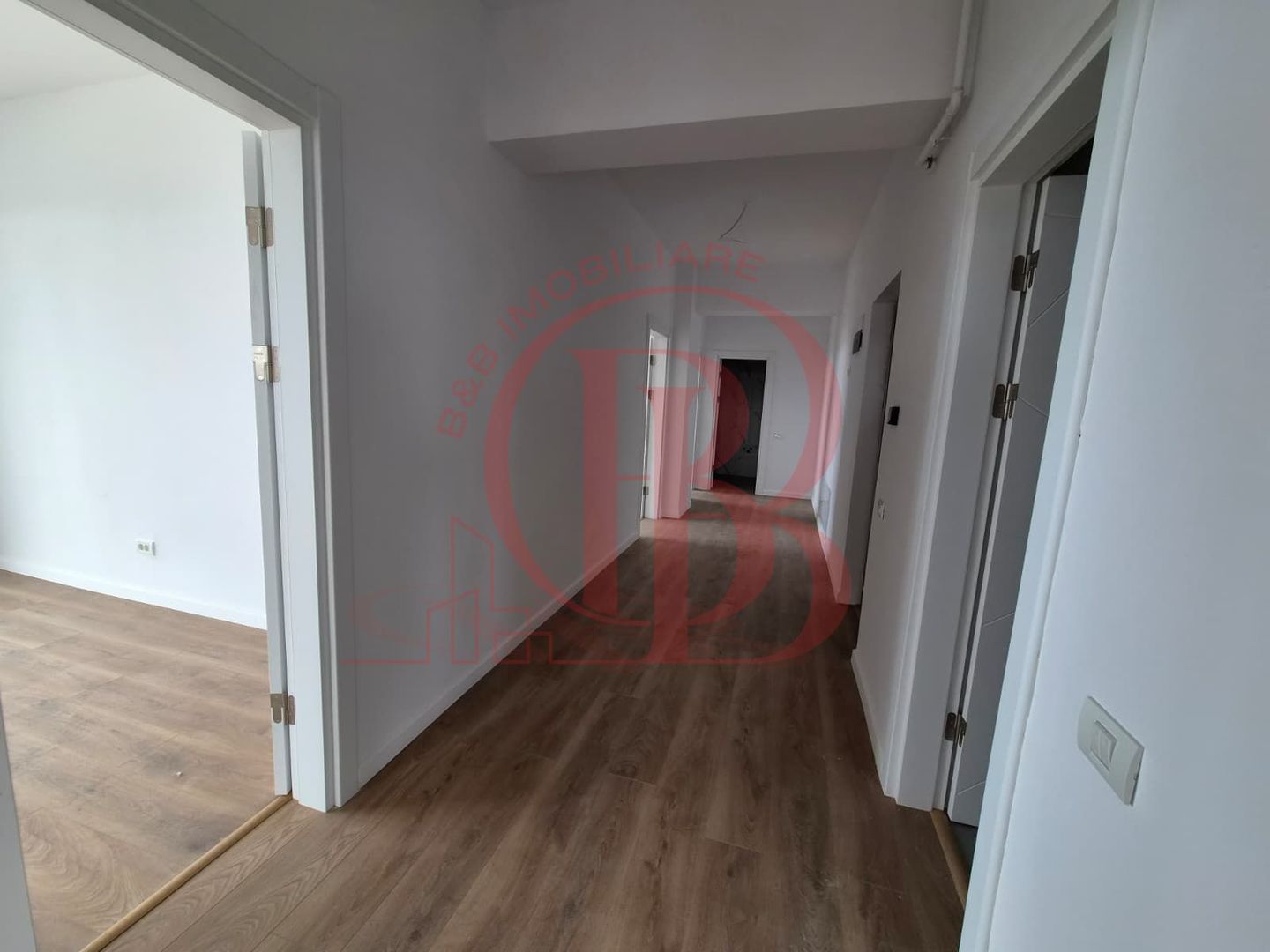 3 camere Loc de parcare inclus Terasa 35mp Liviu Rebreanu - Poză 3