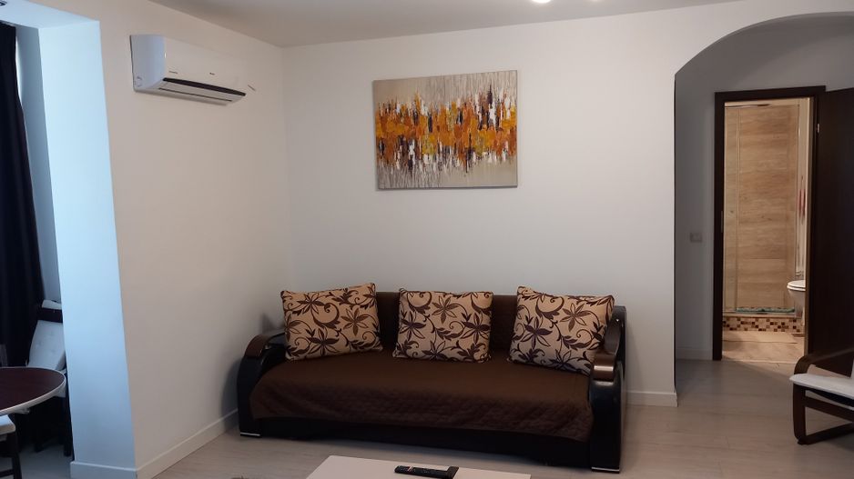 BRASADAS închiriază ap 2 cam etaj 1/8 50mp Piata UNIRII. - Poză 2