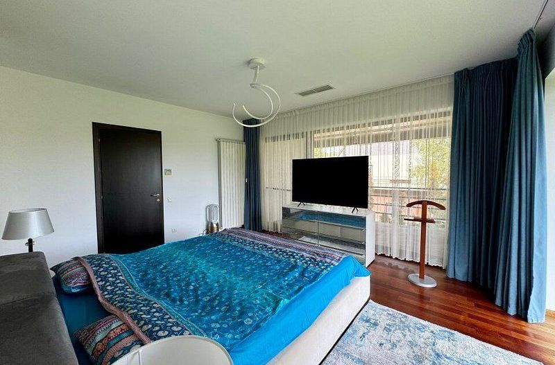 Vila lux de vanzare in cel mai dorit complex din Erou Iancu Nicolae-locatie rara - Poză 14