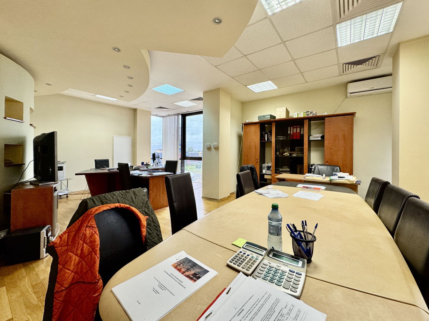 Spațiu pentru birouri langa Funshop Buziașului - Poză 21