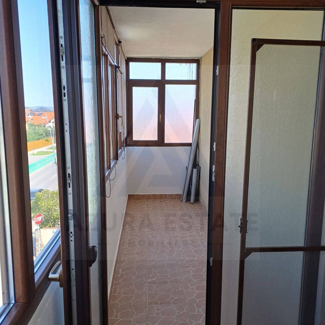 Apartament cu 3 camere la etaj 2 si balcon inchis 14.55 mp in Selimbar - Poză 8
