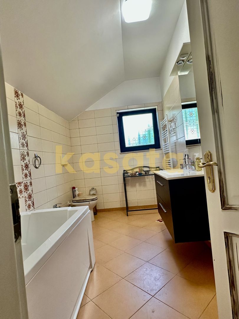 Vila care redefinește echilibrul între rafinament, spațiu și liniște - Poză 65