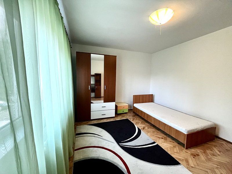 Un apartament spațios cu 3 camere, et. 1, in zona Girocului - Vladeasa - Poză 9