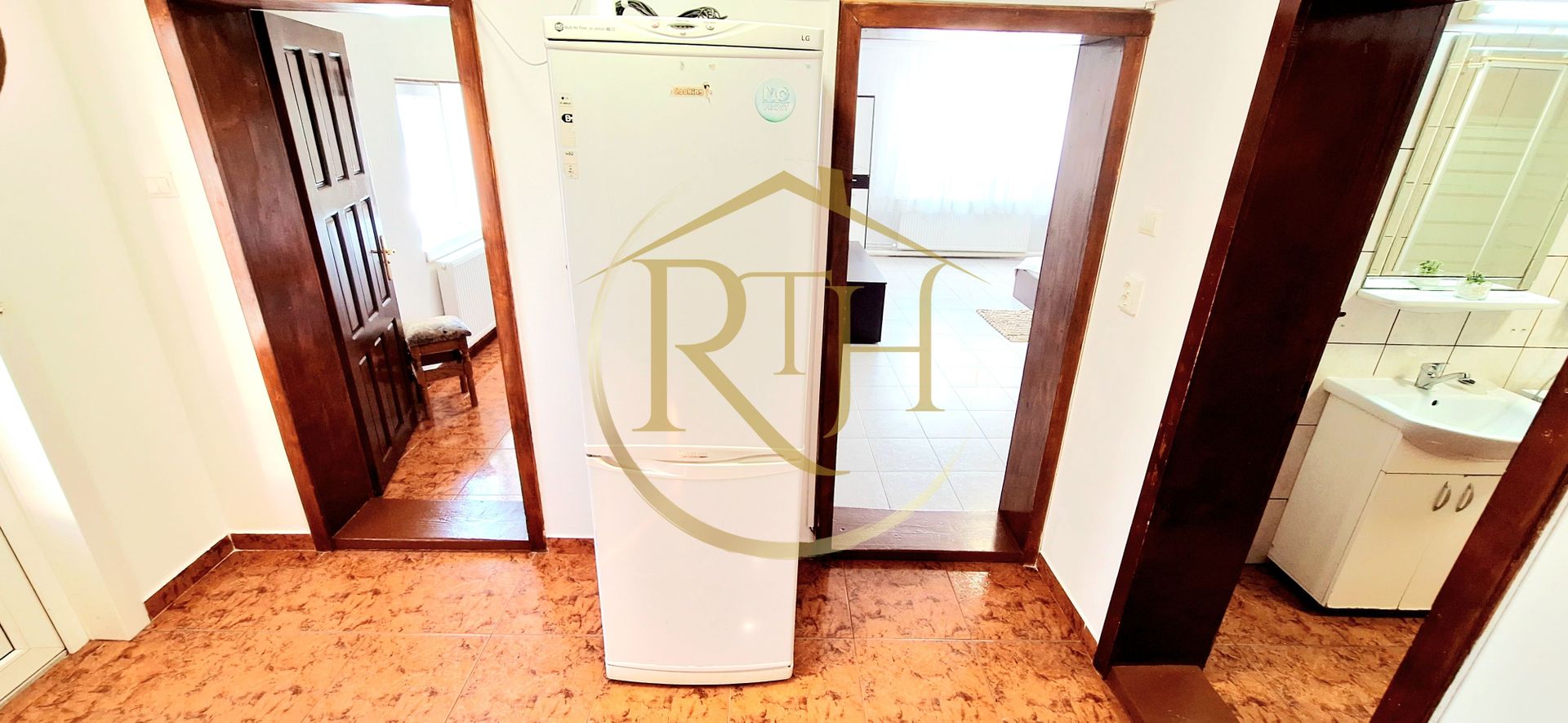 Oferim spre inchirere apartament cu 2 camere, decomandat, zona Soarelui - Poză 13