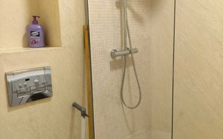 Inchiriez garsoniera zonă centrală Piatra Neamț - Poză 6