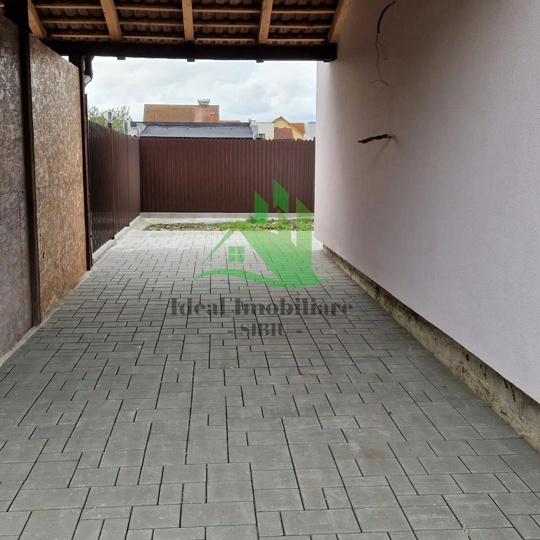 Casa Single cu 4 camere si carport, Zona Brana Selimbar - Poză 5