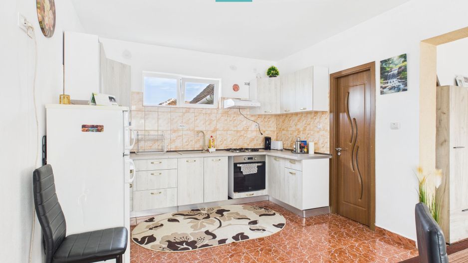 Casă cu 3 camere și teren generos, Pâncota - Poză 3