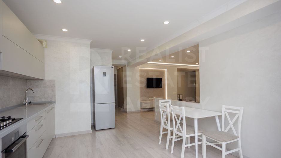 Spre vînzare apartament spațios, 2 dormitoare și living, sec. Botanica - Poză 14