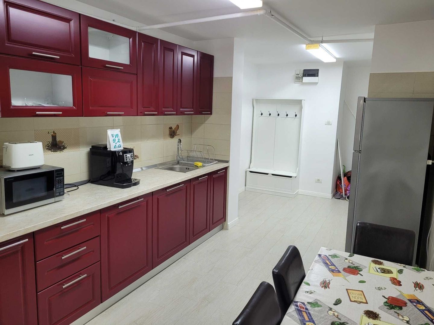 Apartament 2 camere in zona Dristor 9 minute de metrou renovat - Poză 4
