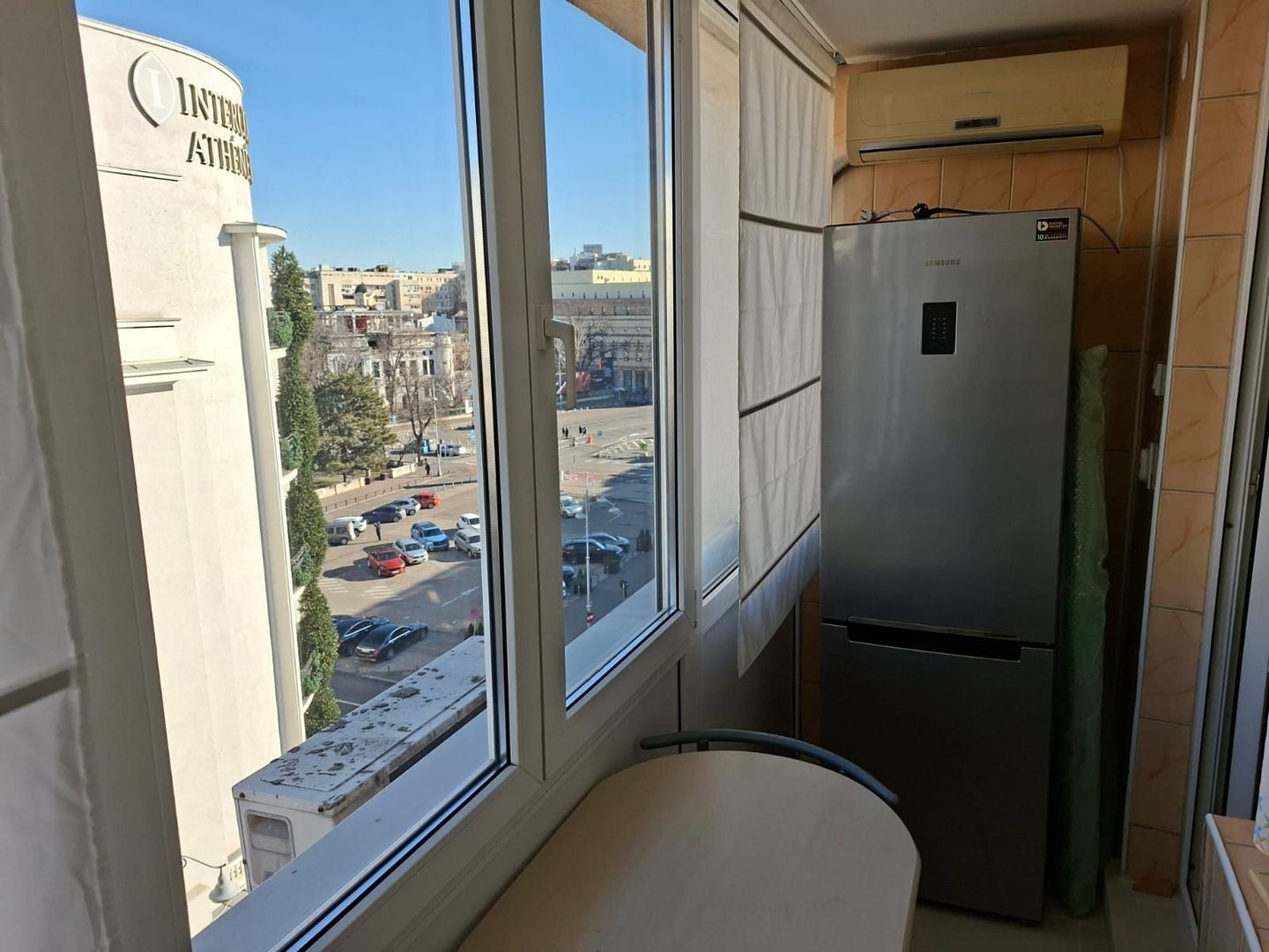 Garsoniera vis a vis de Athenee Palace nou renovata si mobilata - Poză 1