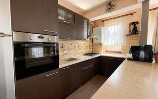 Apartament 2 camere cu 2 balcoane si parcare subterana, Str. Eroilor - Poză 3
