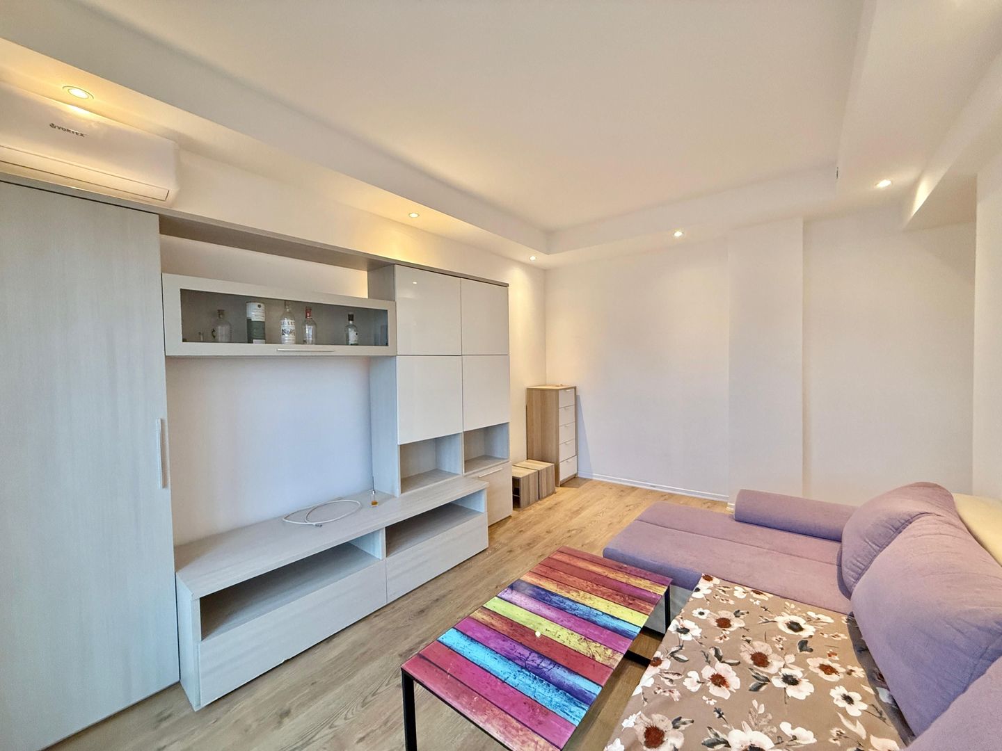 COSMOPOLIS - Apartament cu 2 camere, mobilat si utilat. - Poză 5
