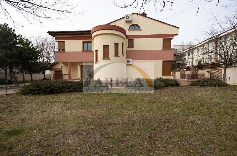 Vila cu 750 mp utili si teren de 1.480 mp in Erou Iancu Nicolae - Poză 7