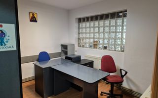 Vand spatiu comercial-tip birouri zona Teatru langa Cladirea Ilaș - Poză 3