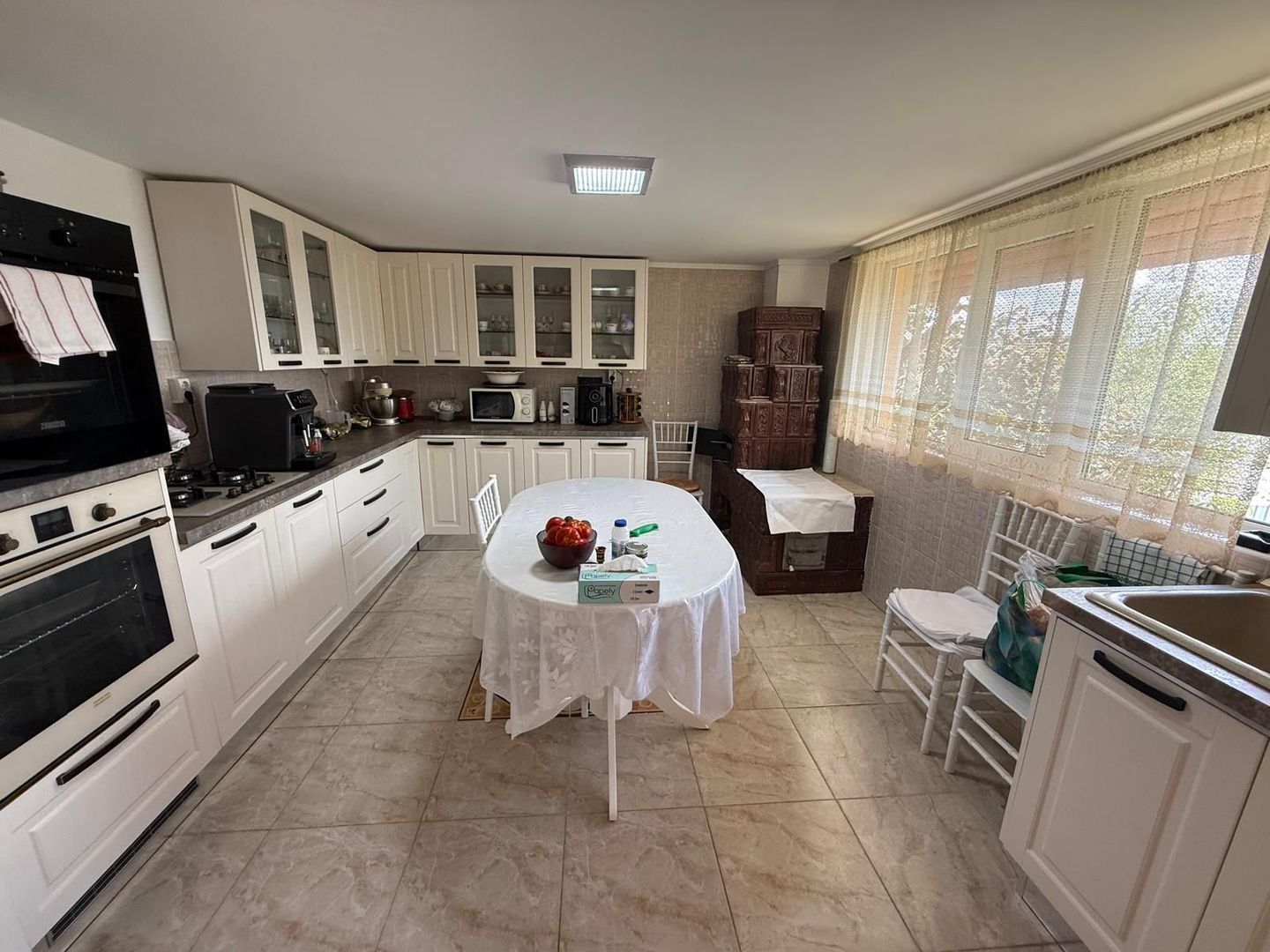 Vila S+P+1,+ garaj inchis + terasa si teren intravilan 6300 mp - Poză 11