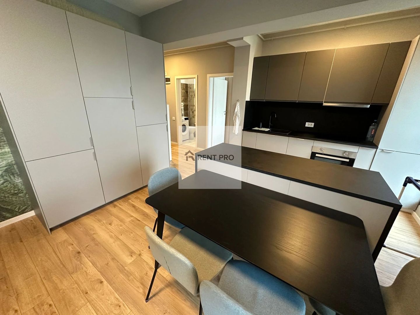 2 Camere Cu Vederea  Exigent Plaza Residence - Poză 3
